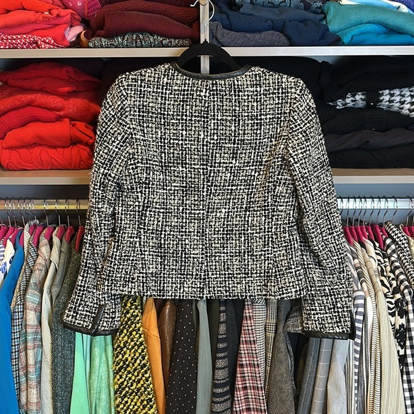 Jones New York black/white/gray open front faux leather trim blazer size 2P - Picture 3 of 3